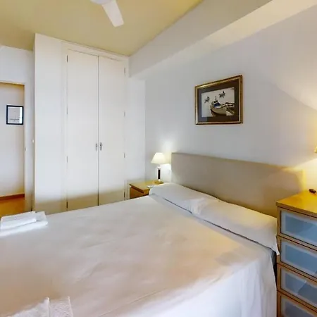 Beach & Pool Apartment Alicante