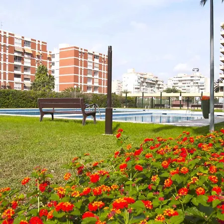 Beach & Pool Apartment *