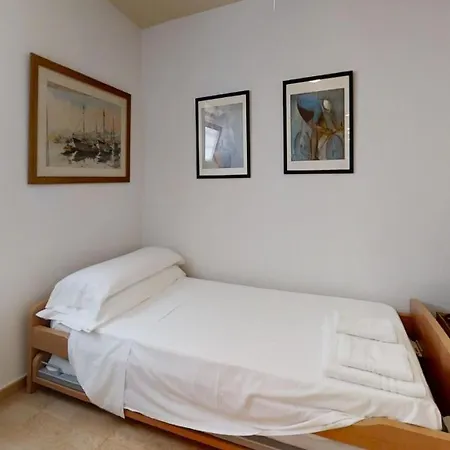 Beach & Pool Apartment Alicante